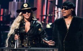 Stevie Wonder Presents Beyonce with Innovator Award at 2024 iHeartRadio Music Awards