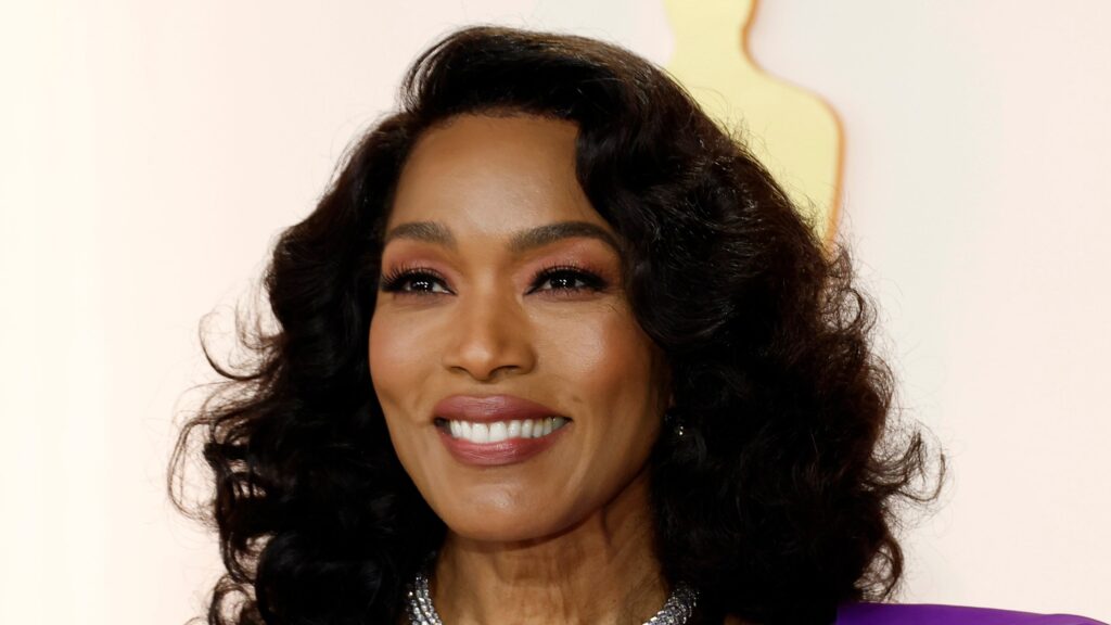 Angela Bassett to Address Spelman College's Class of 2024