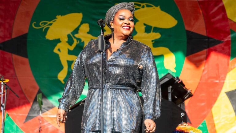 Jill Scott Faces Backlash for Defending Chris Brown
