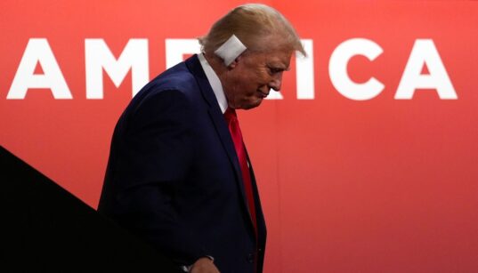 Trump Says Mexico Will Help Stop Migration After Talking to President Sheinbaum