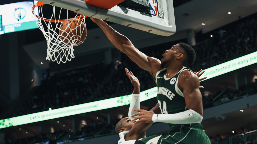 Giannis Antetokounmpo Drops 41 Points in Bucks' Win Over Bulls