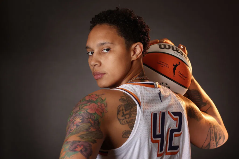 Brittney Griner Makes History with First Dunk in Unrivaled Basketball League