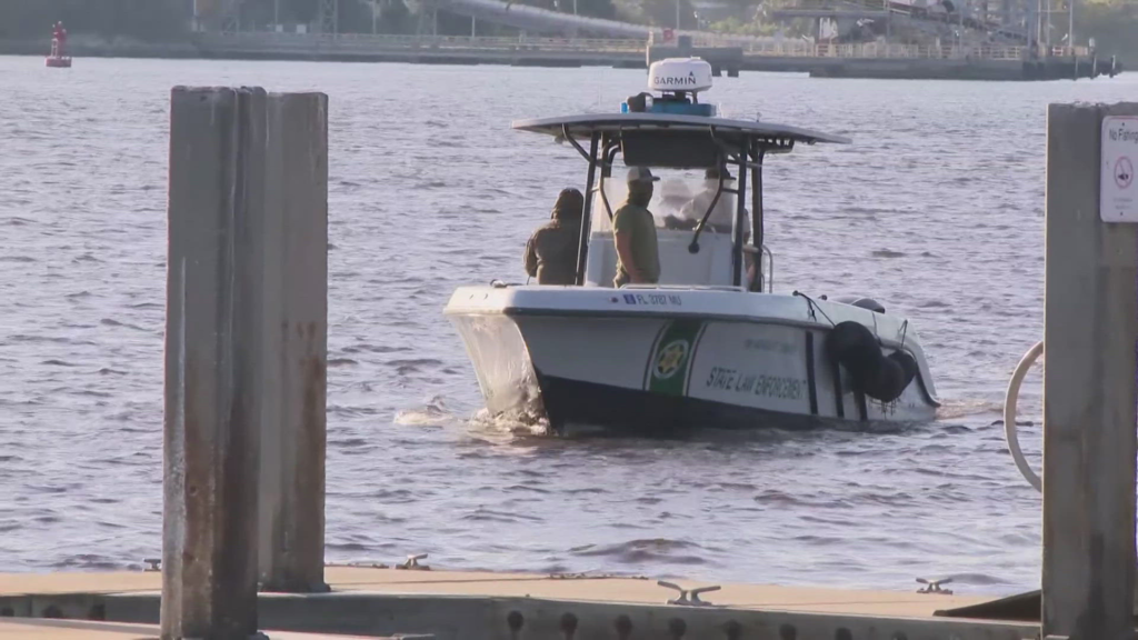 Two Still Missing After Boat Capsizes on St. Johns River, Eight Thrown Overboard