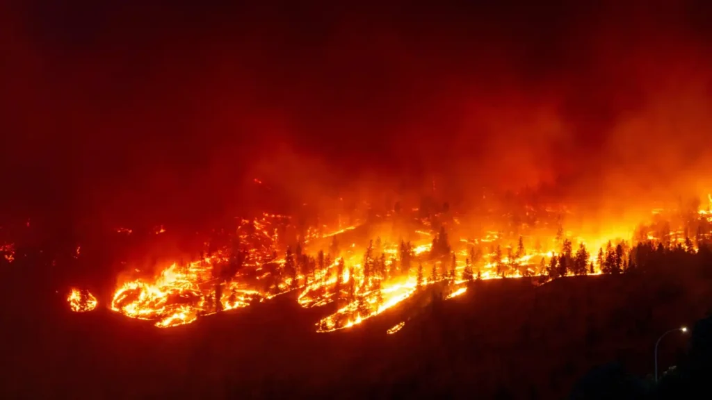 Smoke from Canadian Wildfires Engulfs U.S. Midwest, Triggers Air Quality Alerts