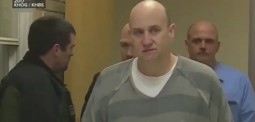 Ex-Police Chief Convicted of Rape and Murder Escapes Prison Disguised as Guard