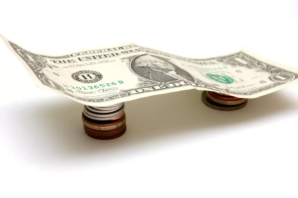 7 Ways to Invest in a Weaker Dollar in 2025