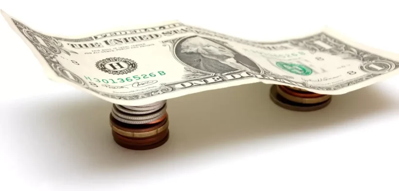 7 Ways to Invest in a Weaker Dollar in 2025