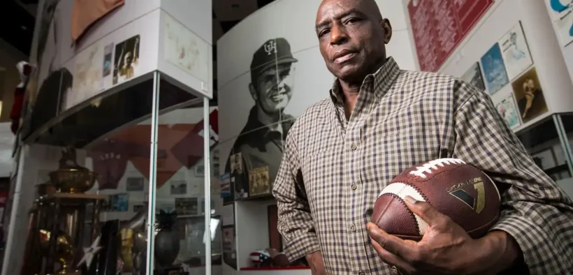 Warren McVea, Trailblazing University of Houston Star and Chiefs Super Bowl Champion, Dies at 79