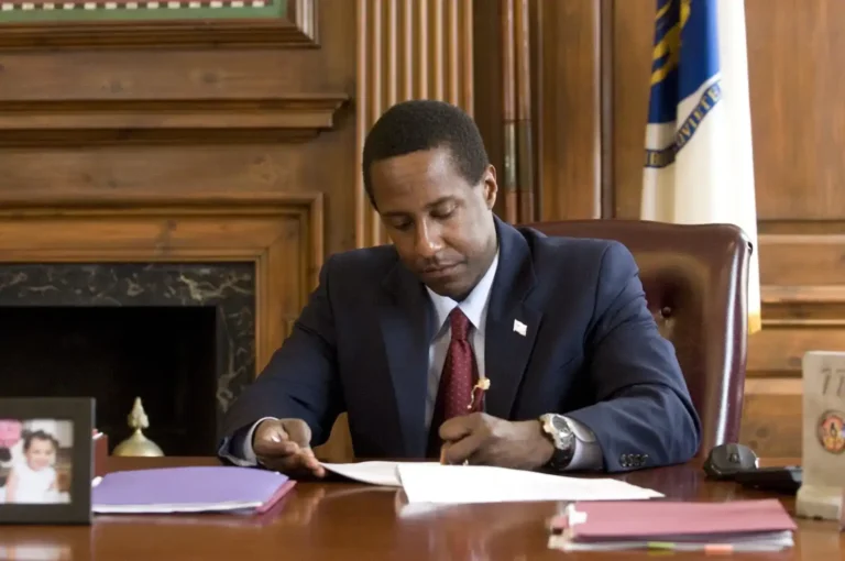 Setti Warren, Massachusetts’ First Black Elected Mayor, Dies at 55