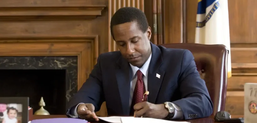 Setti Warren, Massachusetts’ First Black Elected Mayor, Dies at 55