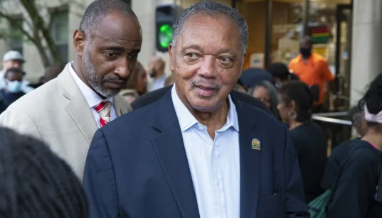 Jesse Jackson, Civil Rights Leader, Dies at 84