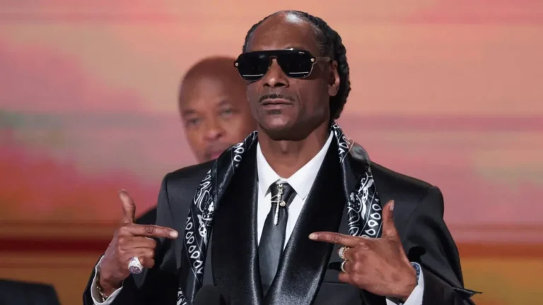 https://thegrio.com/2026/04/16/snoop-dogg-biopic-cinemacon-jonathan-daviss/