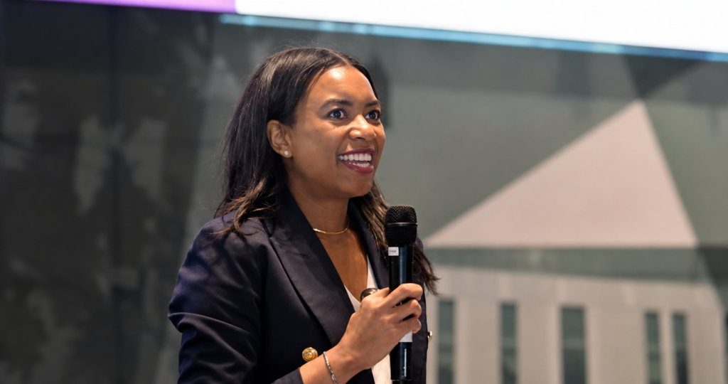 Why Ashley Williams Left Journalism to Build RIZZARR