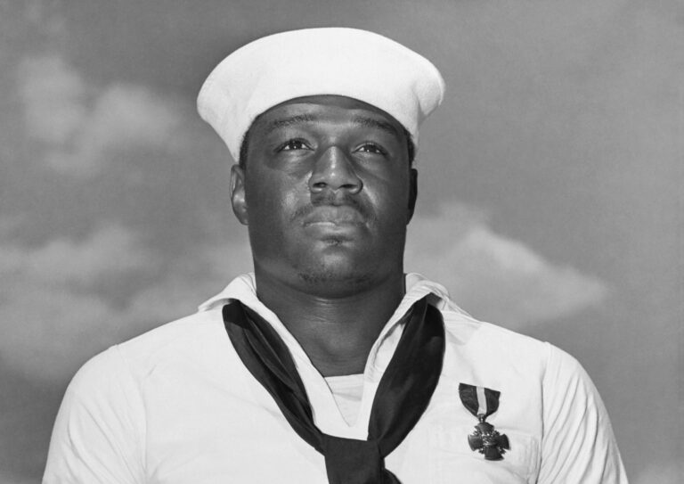 navy carrier pearl harbour doris miller